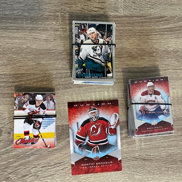 10+ year old hockey cards - Picture 1 of 8